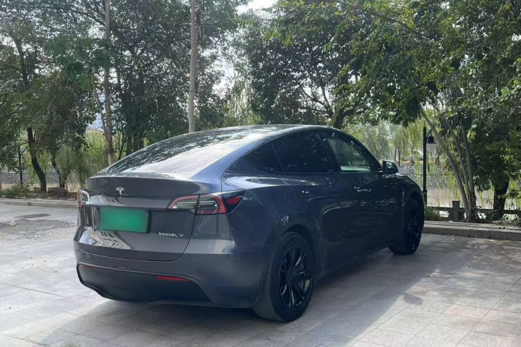 特斯拉 Model Y 2022款 后轮驱动版车身外观6006