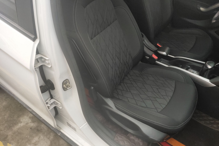 雪铁龙C3-XR 2018款 1.6L 自动时尚型局部细节41