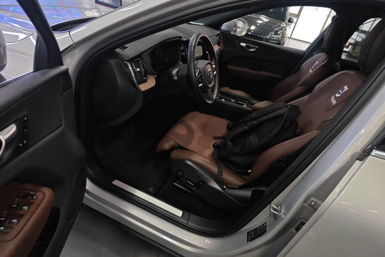 沃尔沃XC60 2023款 B5 四驱智远豪华版中控内饰7003