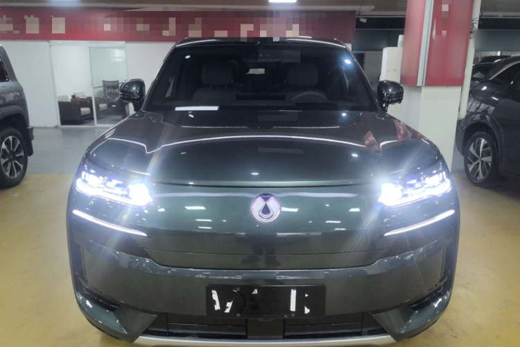 腾势N9 2025款 旗舰型车身外观2