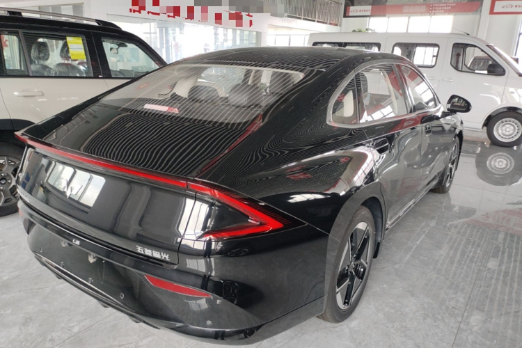 五菱汽车 五菱星光 2024款 共创版 510 进阶型车身外观7