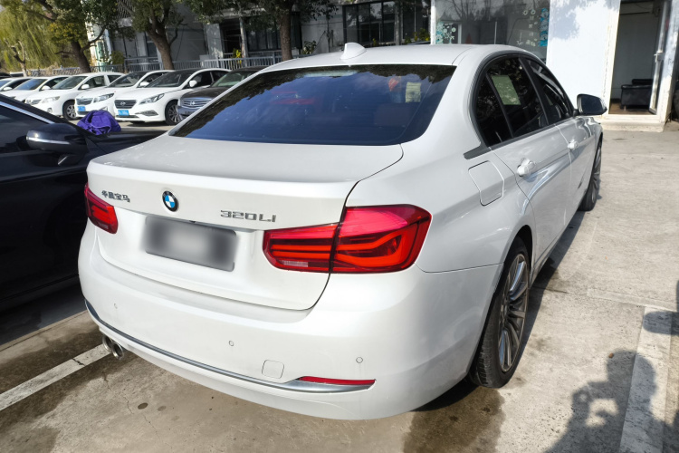 宝马3系 2019款 320Li 时尚型车身外观7