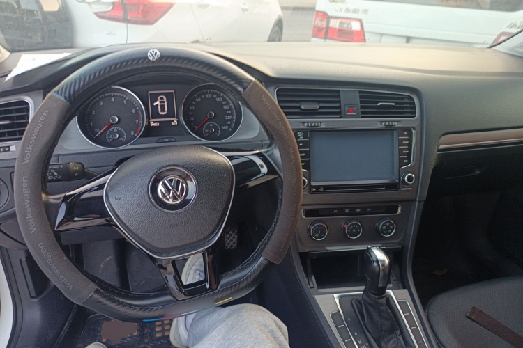 大众 高尔夫 2016款 230TSI 自动舒适型中控内饰12