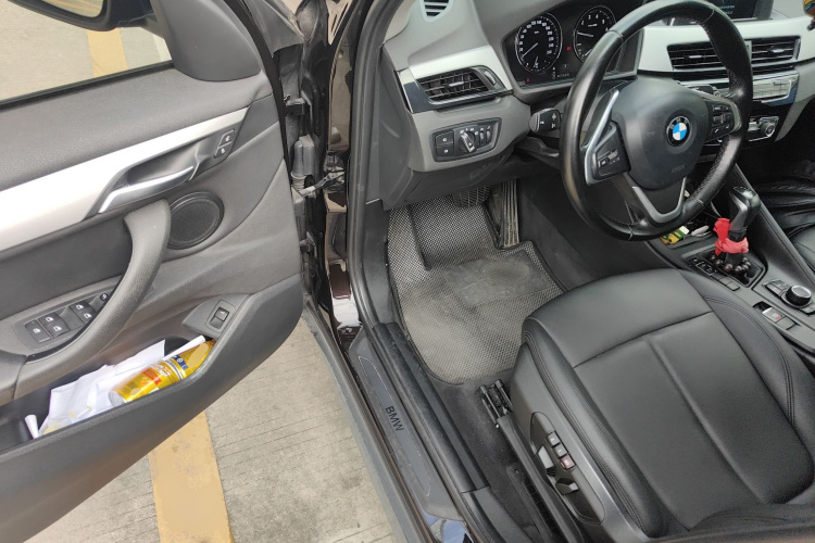 宝马X1 2019款 sDrive18Li 时尚型中控内饰20