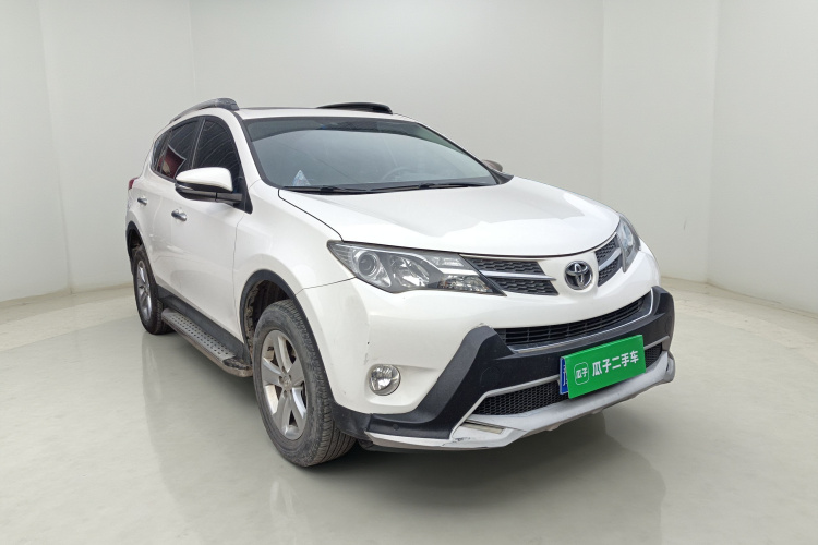 丰田 RAV4荣放 2013款 2.0L CVT四驱新锐版车身外观3