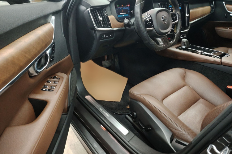 沃尔沃S90新能源 2022款 T8 E驱混动 智逸豪华版中控内饰7003