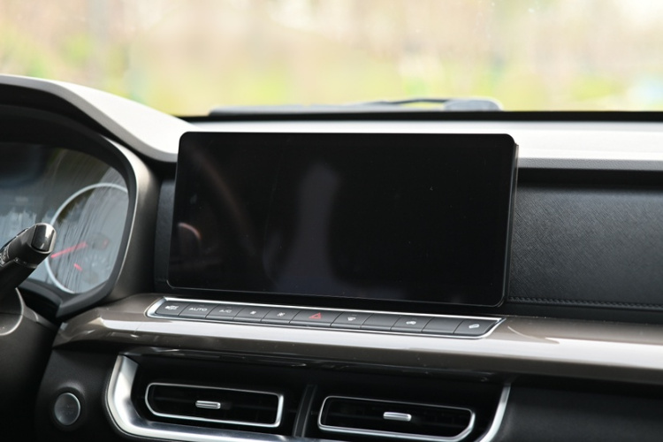 长城 炮 2023款 2.0T商用版自动柴油两驱精英型长箱GW4D20M中控内饰7004