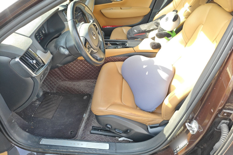 沃尔沃S90 2017款 T4 智逸版中控内饰19