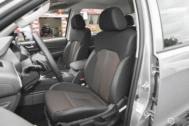 福田 将军F9 2023款 2.0T汽油手动四驱奋斗精英型长厢4G20TI5中控内饰7003