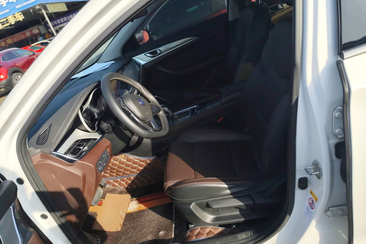 长安 逸动 2018款 1.6L GDI 自动领尚型局部细节19