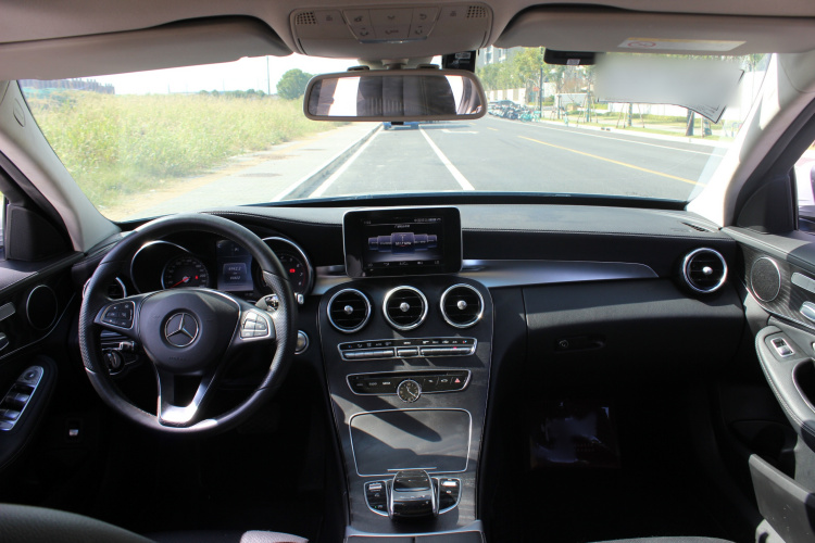 奔驰C级 2017款 C 200 L 运动版中控内饰7004