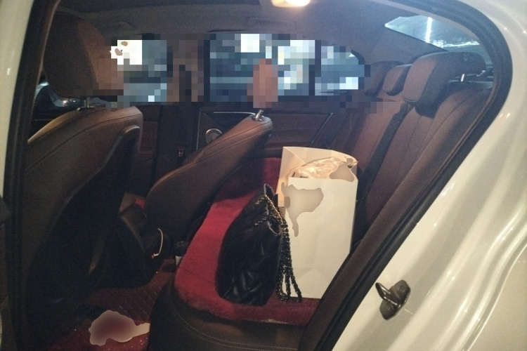 宝马1系 2022款 120i M运动曜夜版中控内饰21