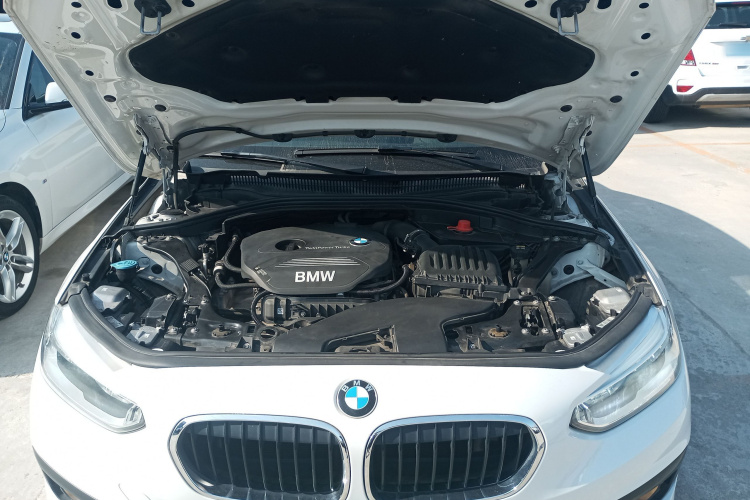 宝马1系 2019款 118i 时尚型机舱底盘24