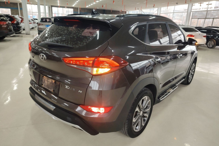 现代 途胜 2015款 1.6T 双离合两驱智能型车身外观7