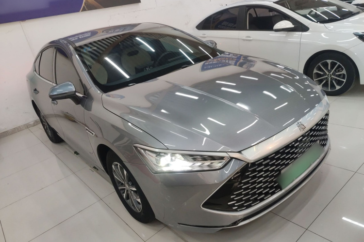 比亚迪 秦PLUS 2023款 冠军版 DM-i 55KM领先型车身外观3