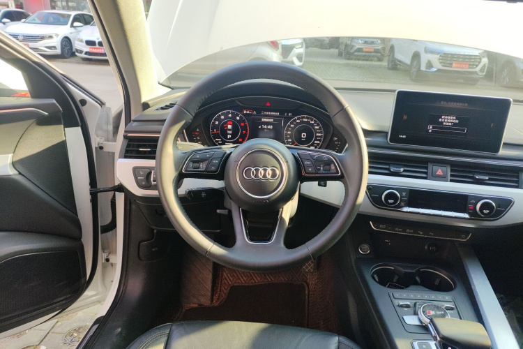 奥迪A4L 2019款 40 TFSI 时尚型 国VI中控内饰13