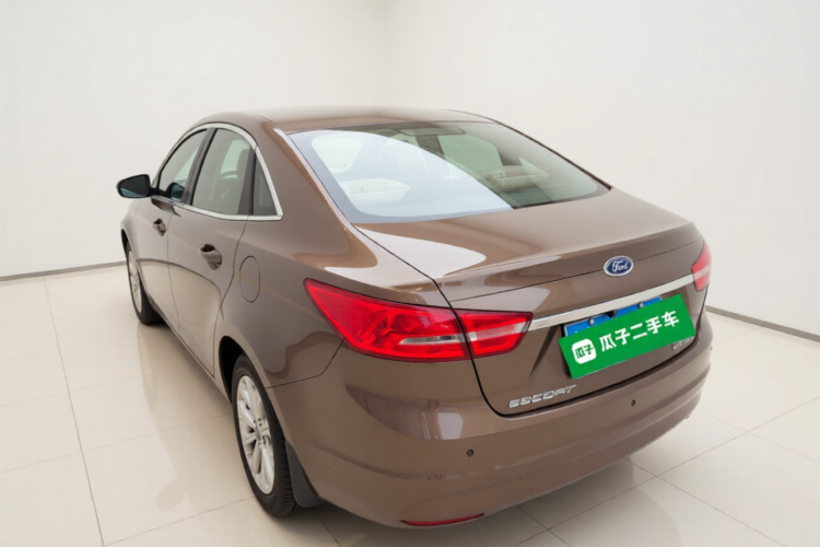 福特 福睿斯 2015款 1.5L 自动时尚型车身外观5