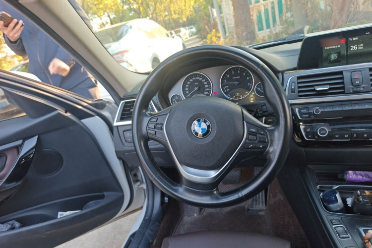 宝马3系 2018款 320Li xDrive 时尚型中控内饰13