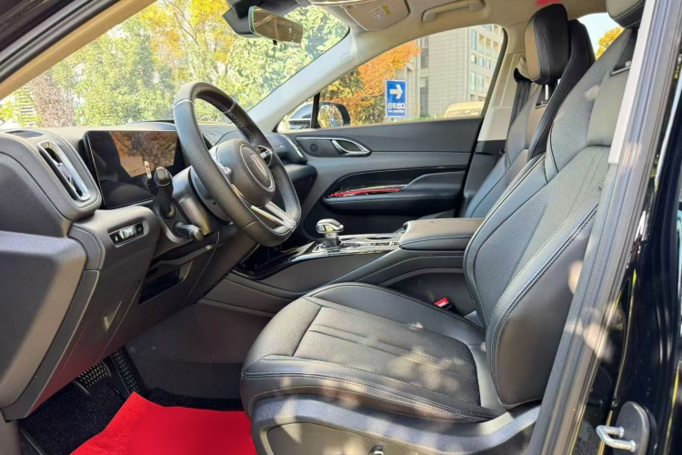 红旗HS3 PHEV 2024款 PHEV 115km 劲为版中控内饰7002