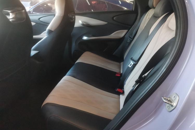 比亚迪 海豚 2023款 420km 自由版中控内饰21