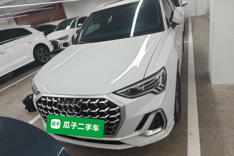 奥迪Q3 2024款 35 TFSI 时尚动感型车身外观2