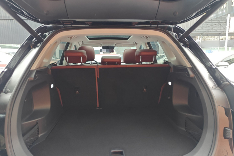 红旗HS5 2023款 2.0T 四驱旗享Pro版局部细节23