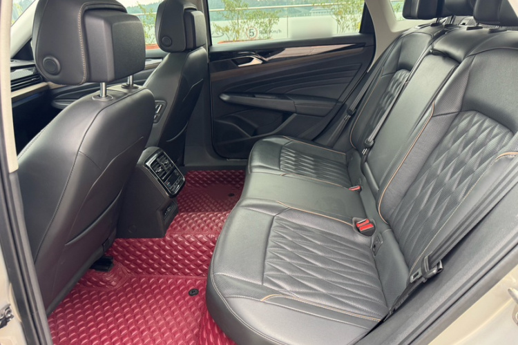 大众 帕萨特 2020款 改款 330TSI 豪华版 国VI中控内饰7001