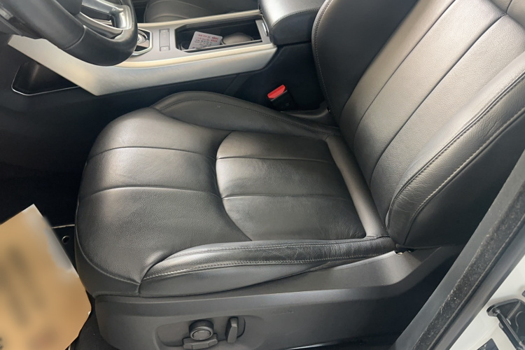 路虎 揽胜极光 2017款 2.0T SE 智耀版中控内饰7001