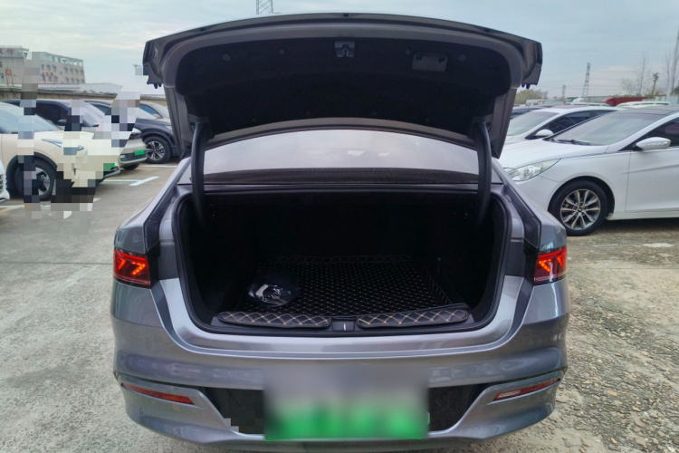 比亚迪 秦PLUS 2024款 荣耀版 DM-i 55KM领先型局部细节23