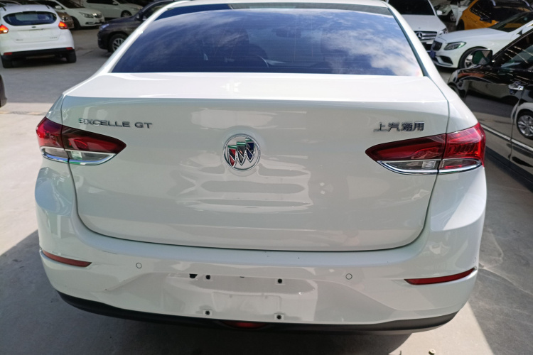 别克 英朗 2021款 改款 典范 1.5L 自动精英型车身外观6