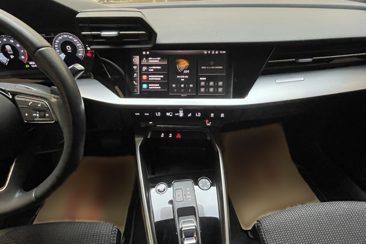 奥迪A3 2021款 A3L Limousine 35 TFSI 进取运动型中控内饰7005