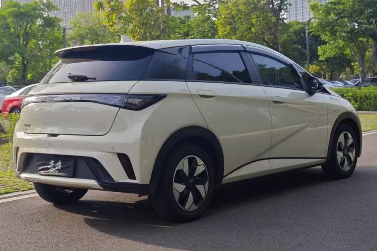 比亚迪 海豚 2024款 荣耀版 420km 时尚版车身外观7