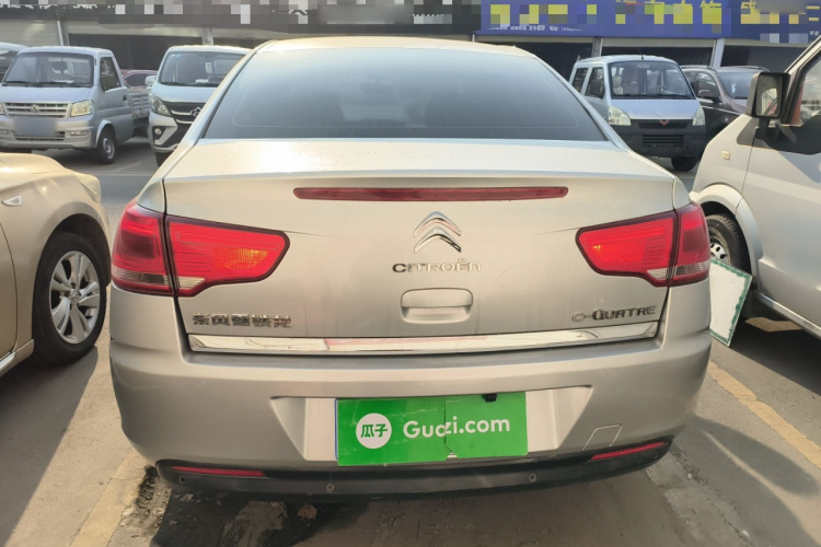 雪铁龙 世嘉 2013款 三厢 1.6L 手动品尚型车身外观6