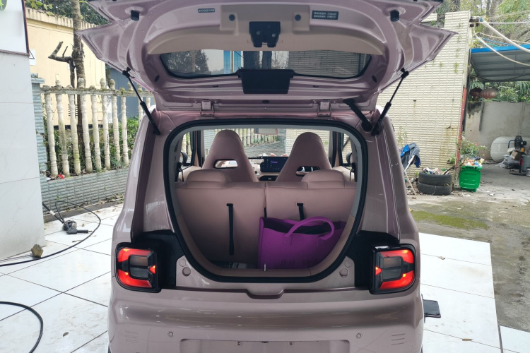 吉利银河 2023款 熊猫mini 200km 耐力熊机舱底盘23