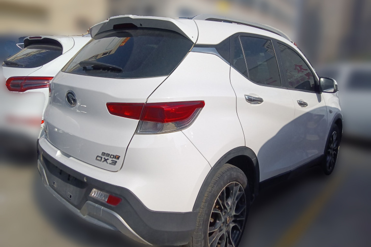 东南DX3 2018款 1.5T CVT尊贵型车身外观7