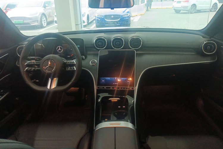 奔驰C级 2022款 C 200 L 运动版中控内饰7002