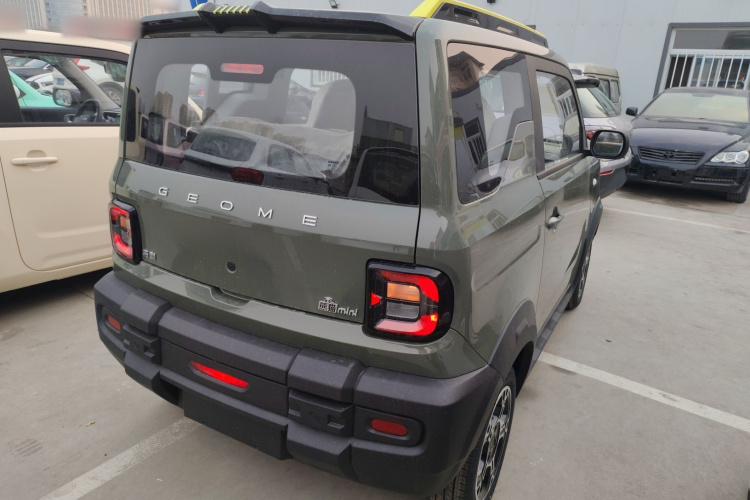 吉利银河 2025款 210km 熊猫骑士车身外观7