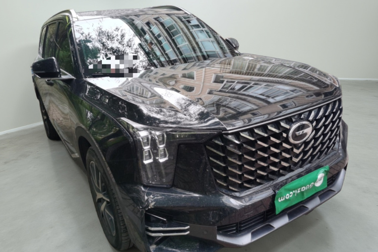 广汽传祺 传祺GS8 2022款 领航系列 2.0TGDI 四驱豪华智联版（七座）车身外观3