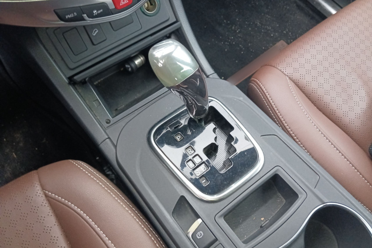 比亚迪S7 2016款 2.0T 自动尊贵型Plus局部细节18