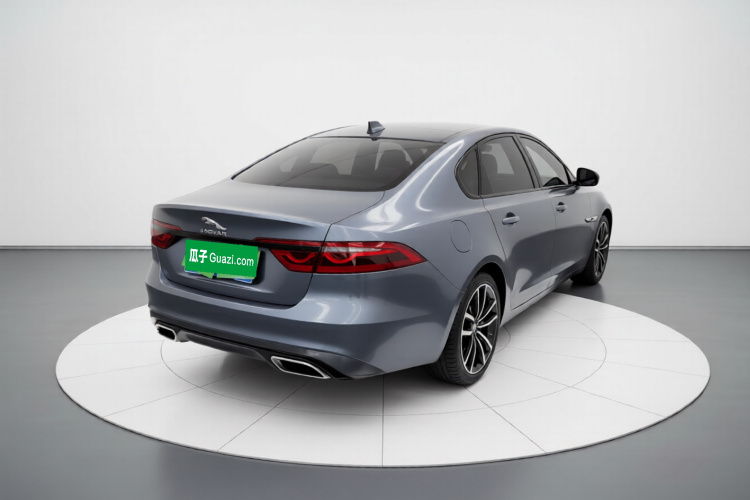 捷豹XFL 2021款 XFL 2.0T P250 两驱尊享豪华版车身外观6