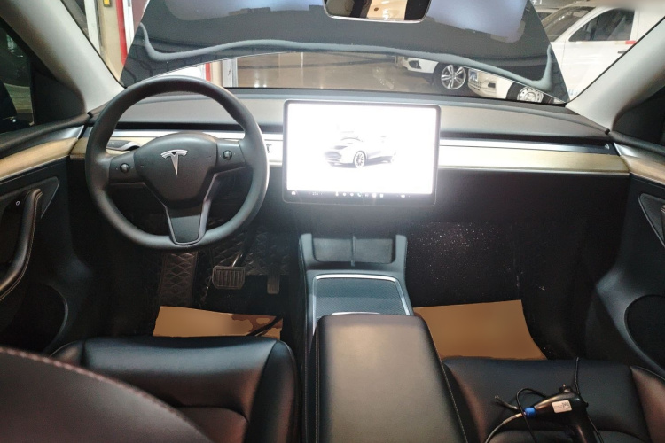 特斯拉 Model Y 2022款 改款 后轮驱动版中控内饰7002