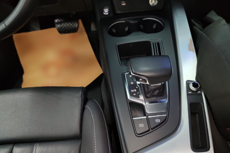 奥迪A4L 2024款 40 TFSI 时尚动感型局部细节18