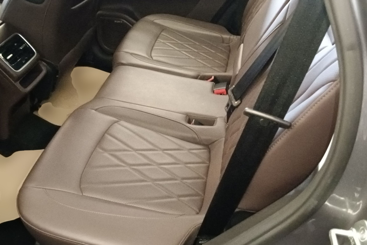 奇瑞 瑞虎8 PRO 2024款 冠军版 290T 两驱巅峰版 7座中控内饰21