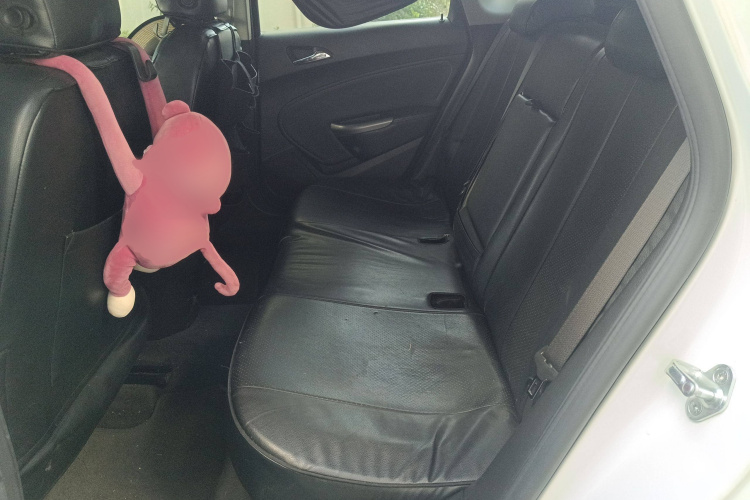 别克 英朗 2014款 XT 1.6L 自动时尚版中控内饰7004