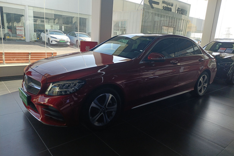 奔驰C级 2019款 C 260 L 运动版车身外观4