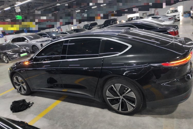 蔚来ET7 2024款 75kWh 行政版车身外观4