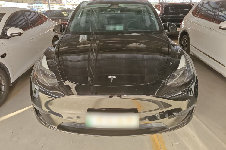 特斯拉 Model Y 2021款 标准续航后驱版车身外观2