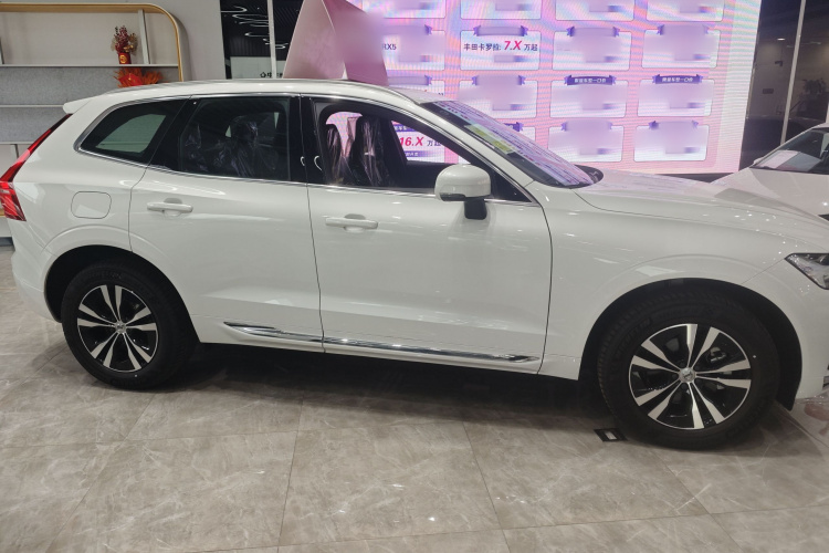 沃尔沃XC60 2024款 B5 四驱智逸豪华版车身外观6005
