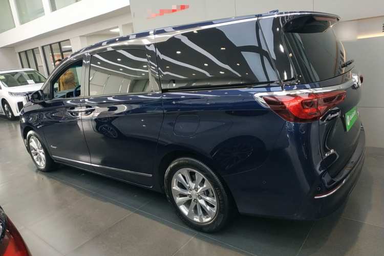 别克GL8 2020款 Avenir艾维亚 四座尊礼版车身外观4