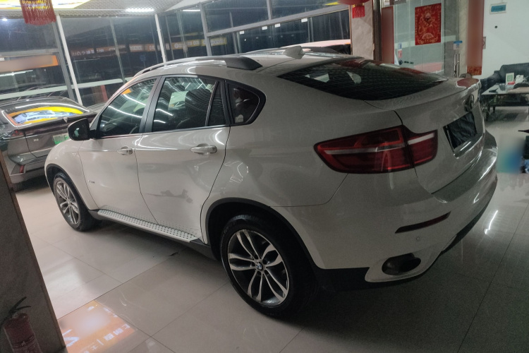 宝马X6 2014款 xDrive35i 运动型车身外观4